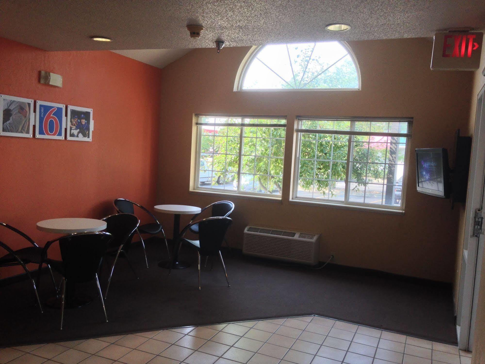 Motel 6-Olathe, Ks Bagian luar foto